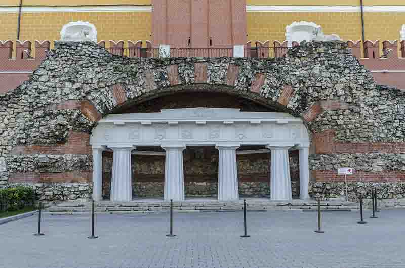 83 - Rusia - Moscu - Kremlin - Gruta Las Ruinas